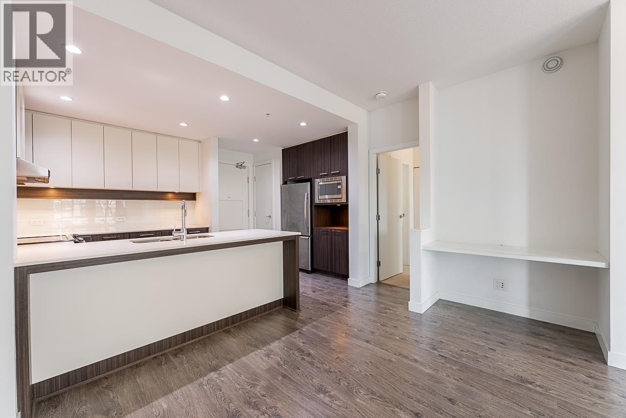 303 545 FOSTER AVENUE, Coquitlam