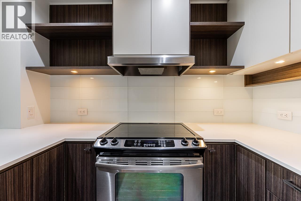 303 545 FOSTER AVENUE, Coquitlam