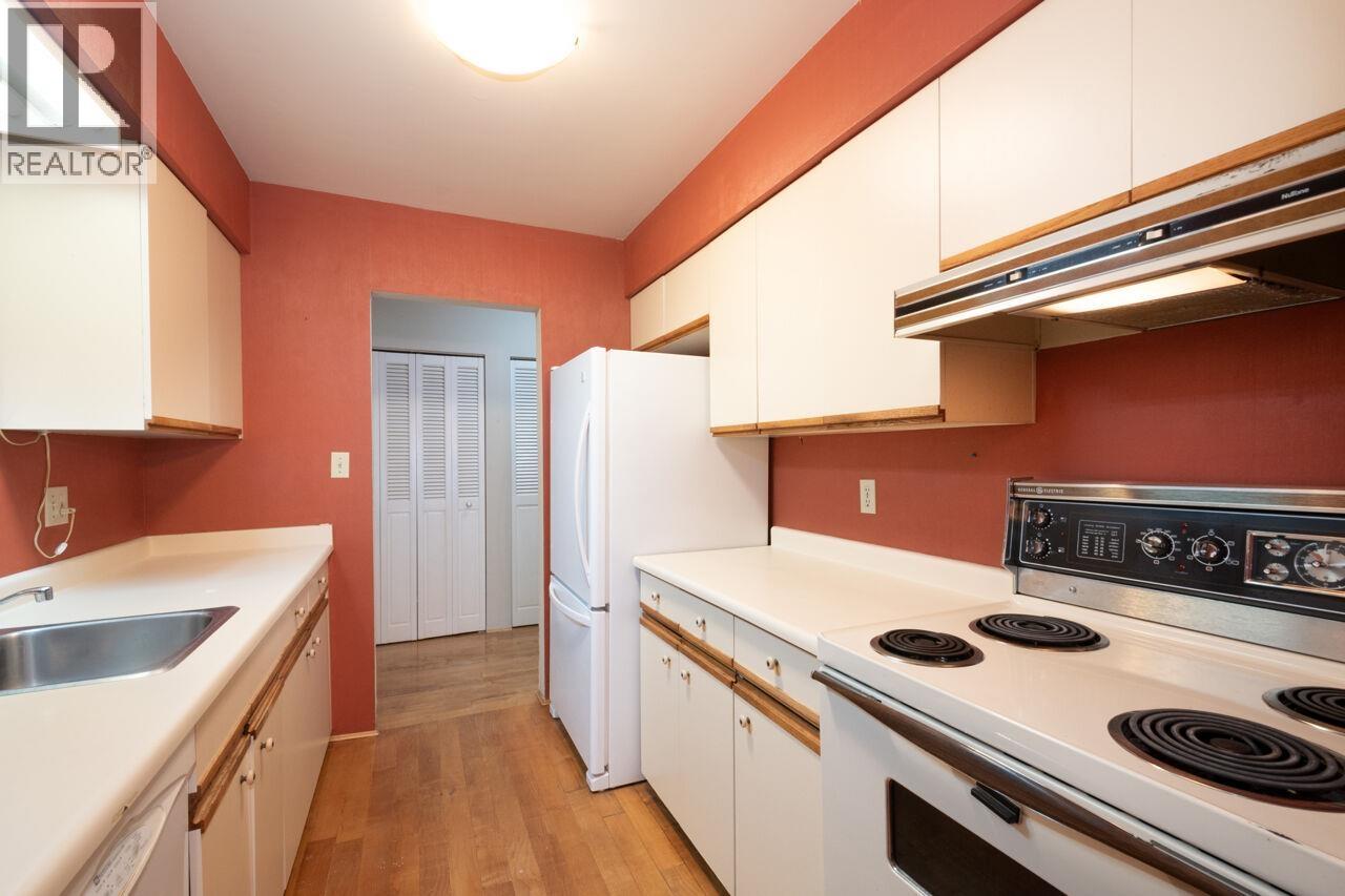 704 235 KEITH ROAD, West Vancouver