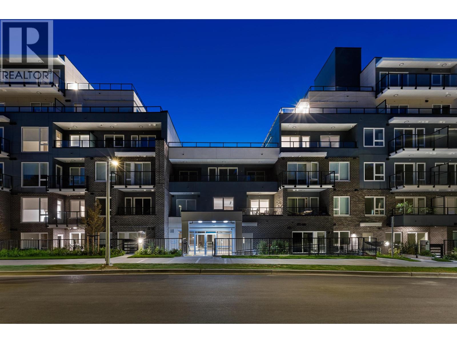 221 2002 ST. GEORGE STREET, Port Moody