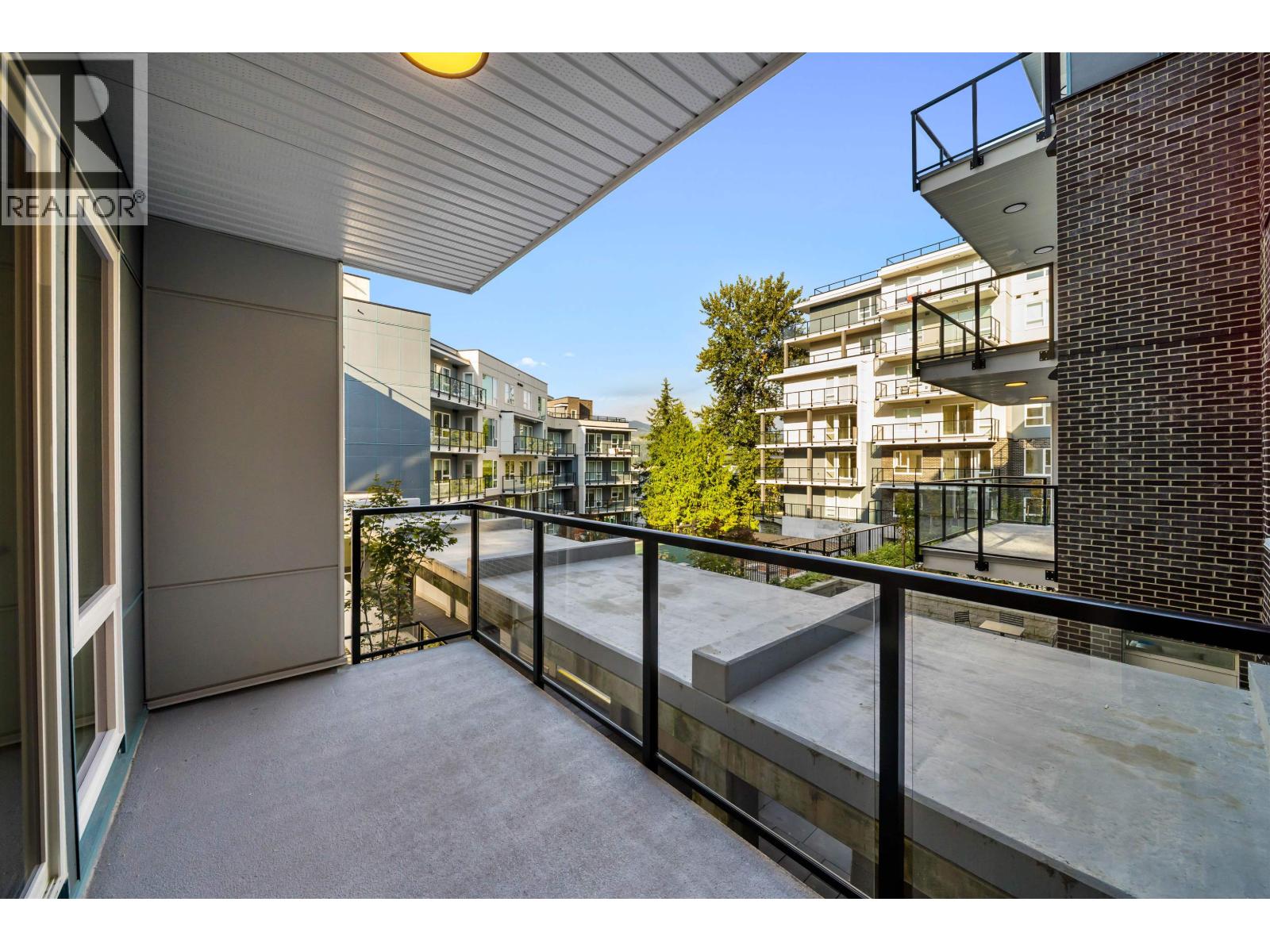 221 2002 ST. GEORGE STREET, Port Moody