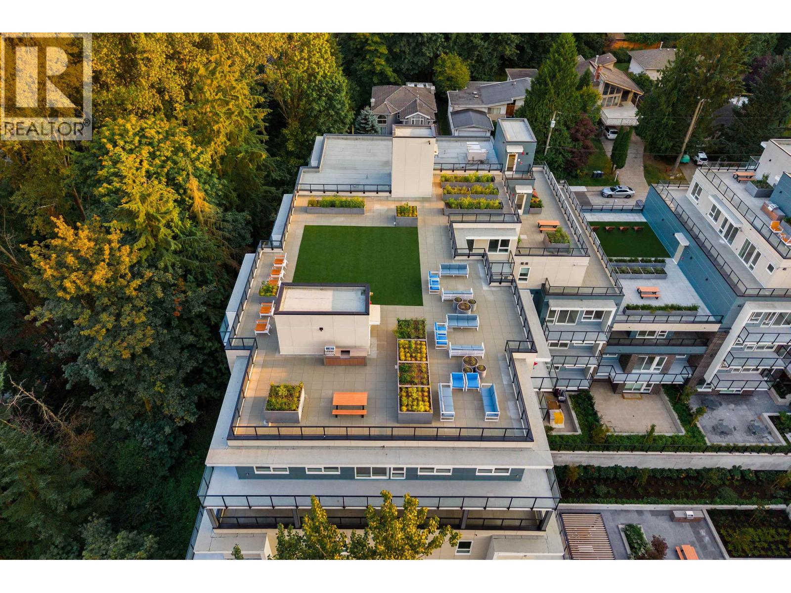 221 2002 ST. GEORGE STREET, Port Moody