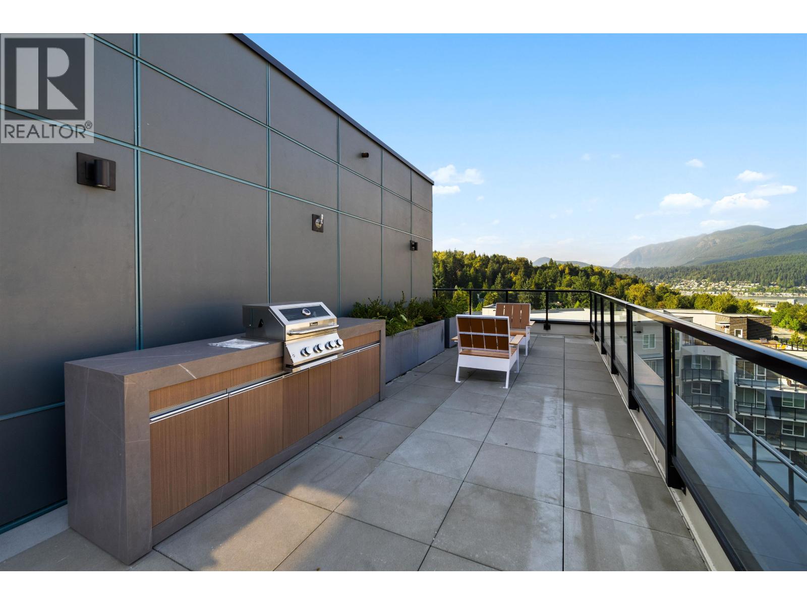 221 2002 ST. GEORGE STREET, Port Moody