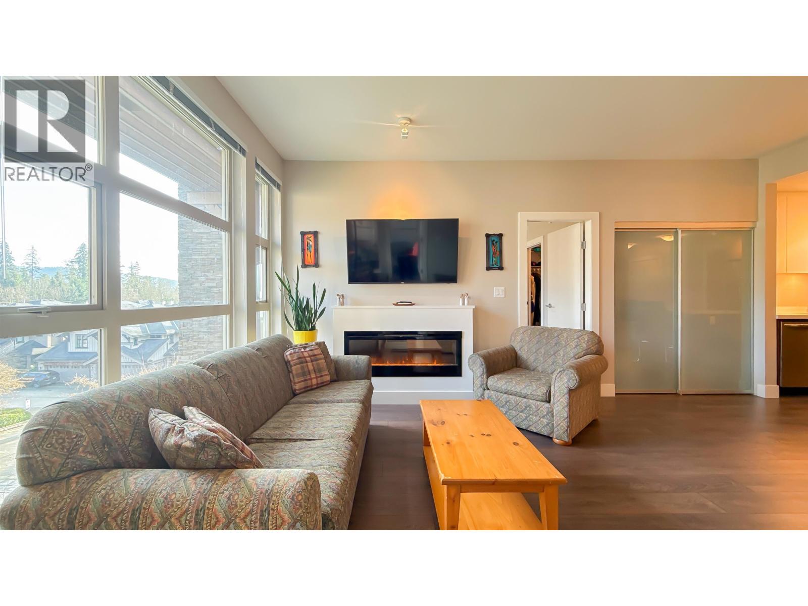 303 3602 ALDERCREST DRIVE, North Vancouver