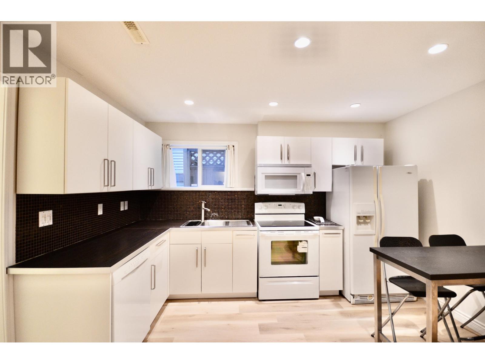 3398 PLATEAU BOULEVARD, Coquitlam