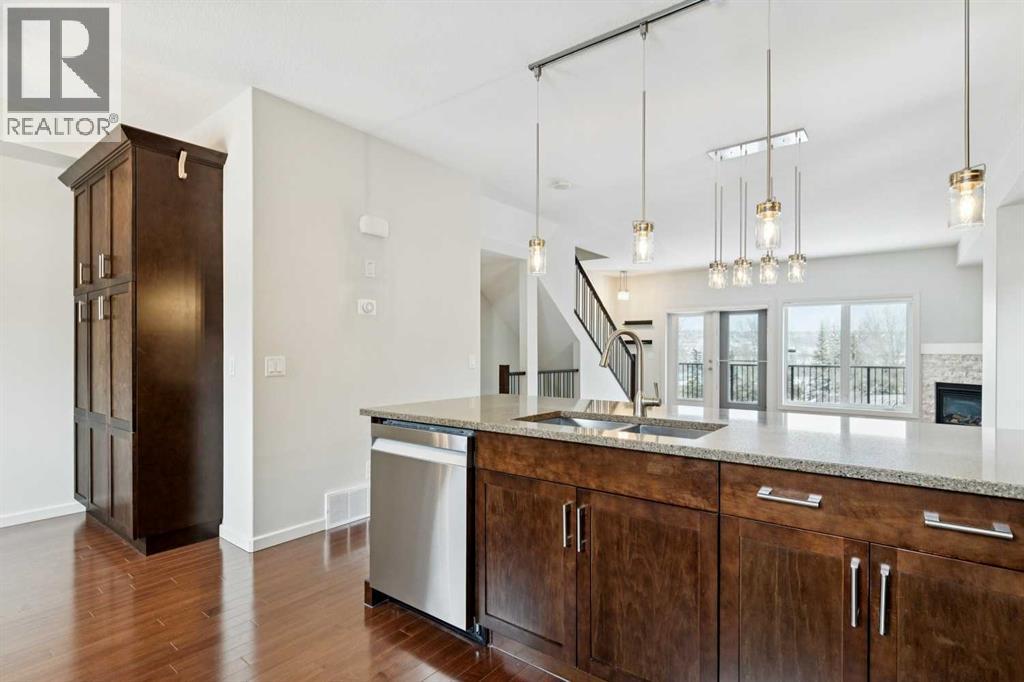 Single Family House for Sale in  Valley Ridge Manor NW Valley Ridge Calgary 