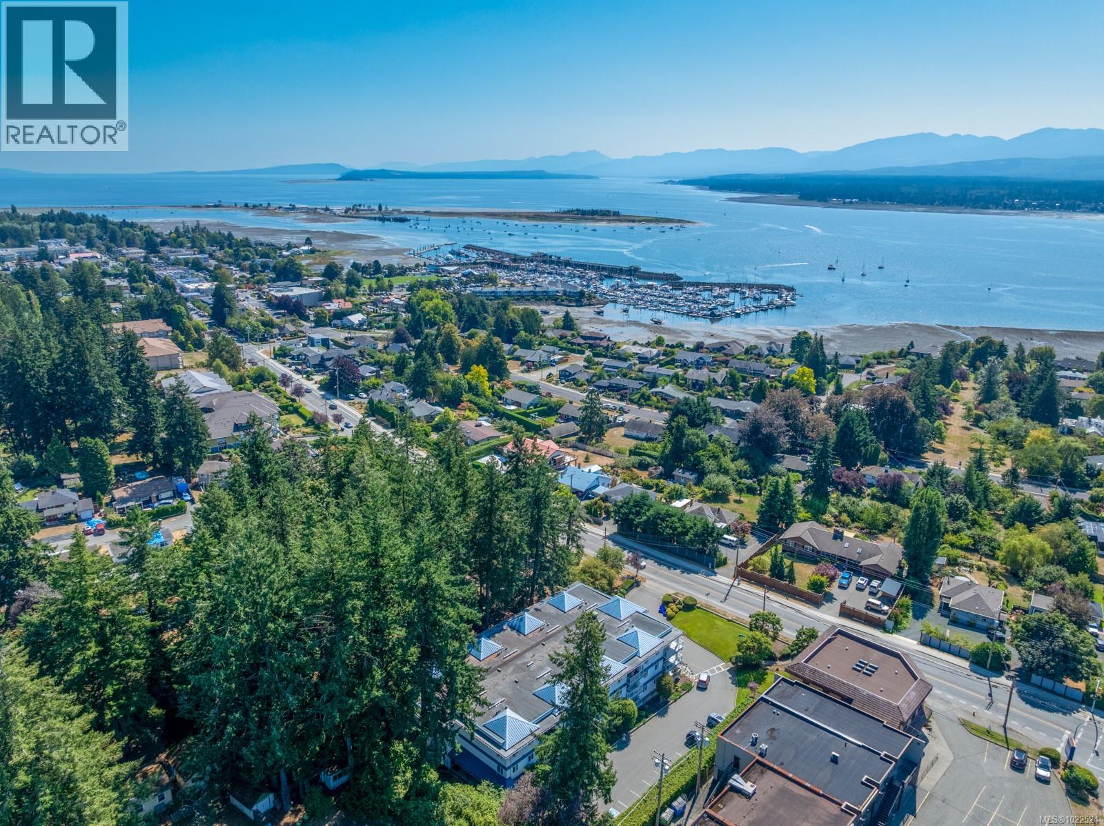 206 1970 Comox Ave, Comox