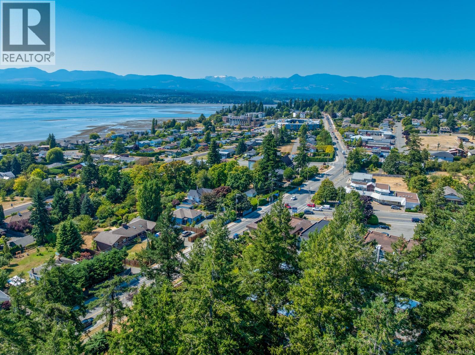 206 1970 Comox Ave, Comox