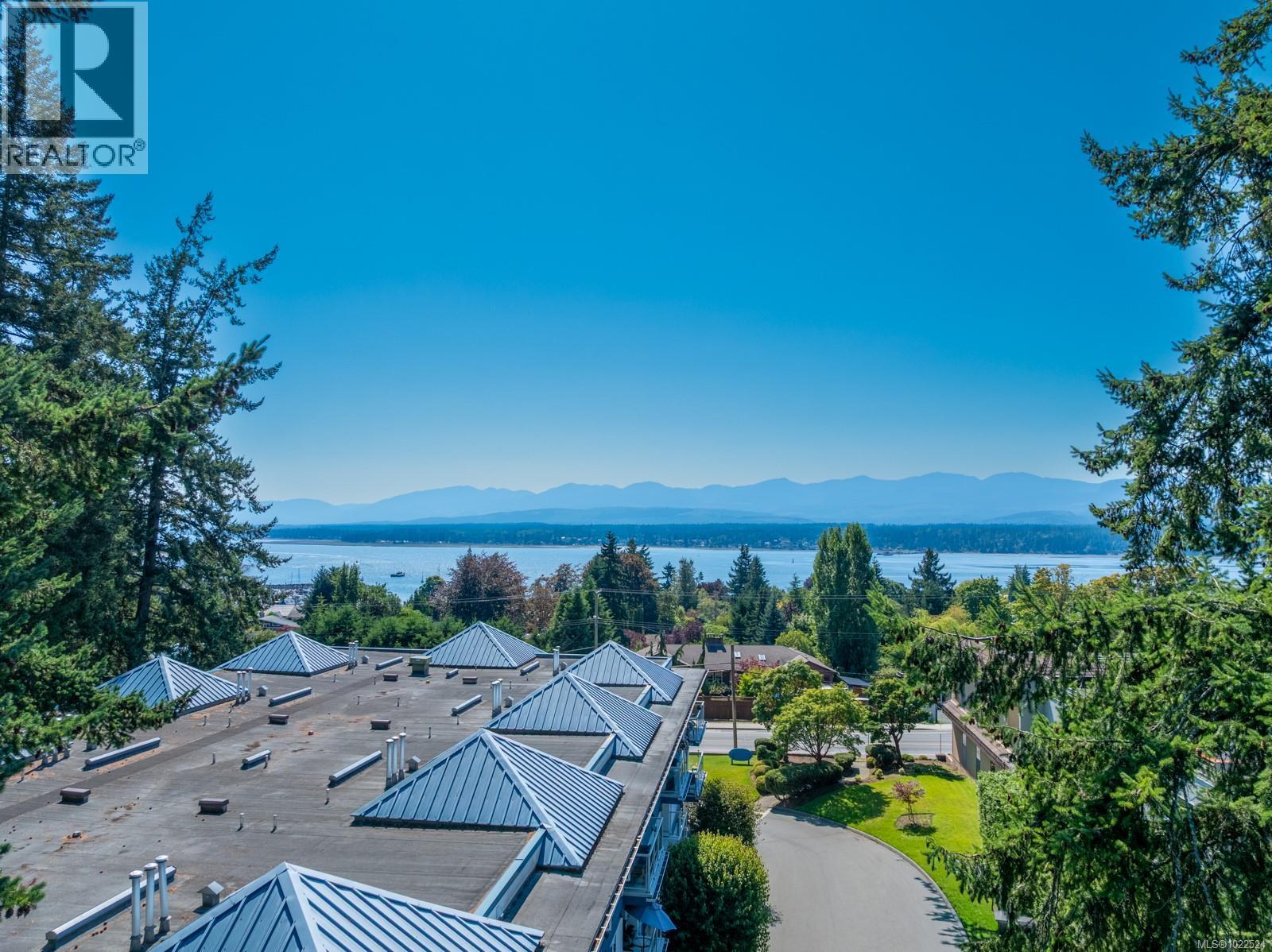 206 1970 Comox Ave, Comox