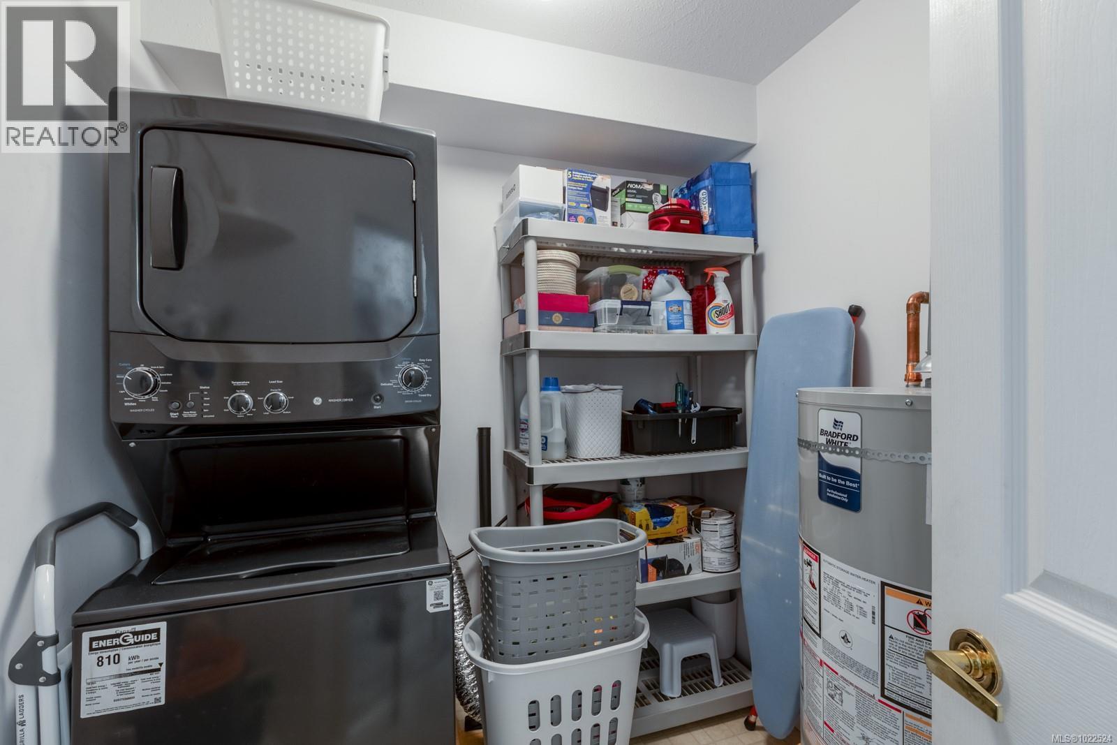 206 1970 Comox Ave, Comox