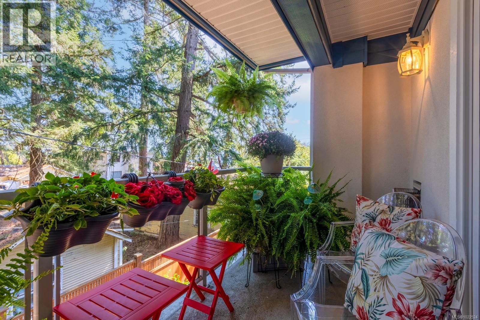 206 1970 Comox Ave, Comox