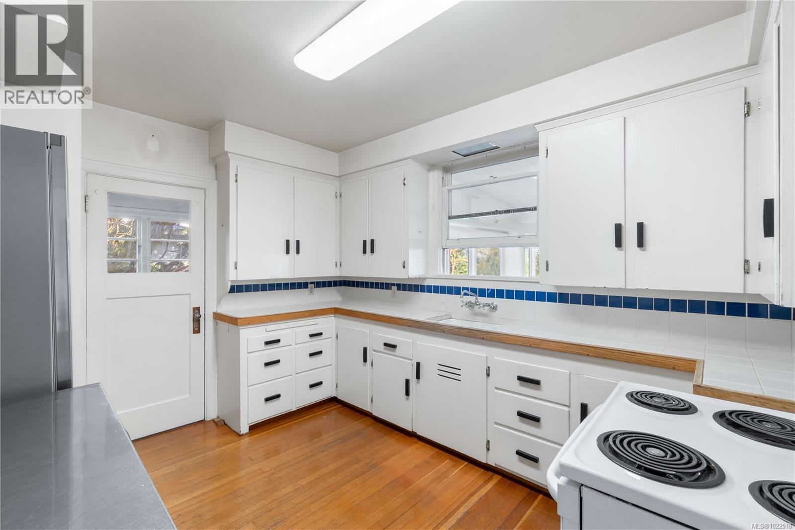 736 Terminal Ave N, Nanaimo