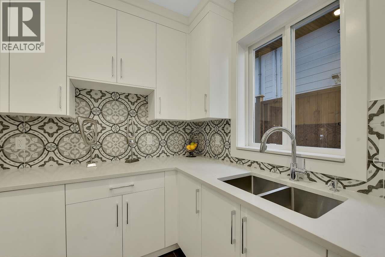 5712 16A AVENUE, Tsawwassen