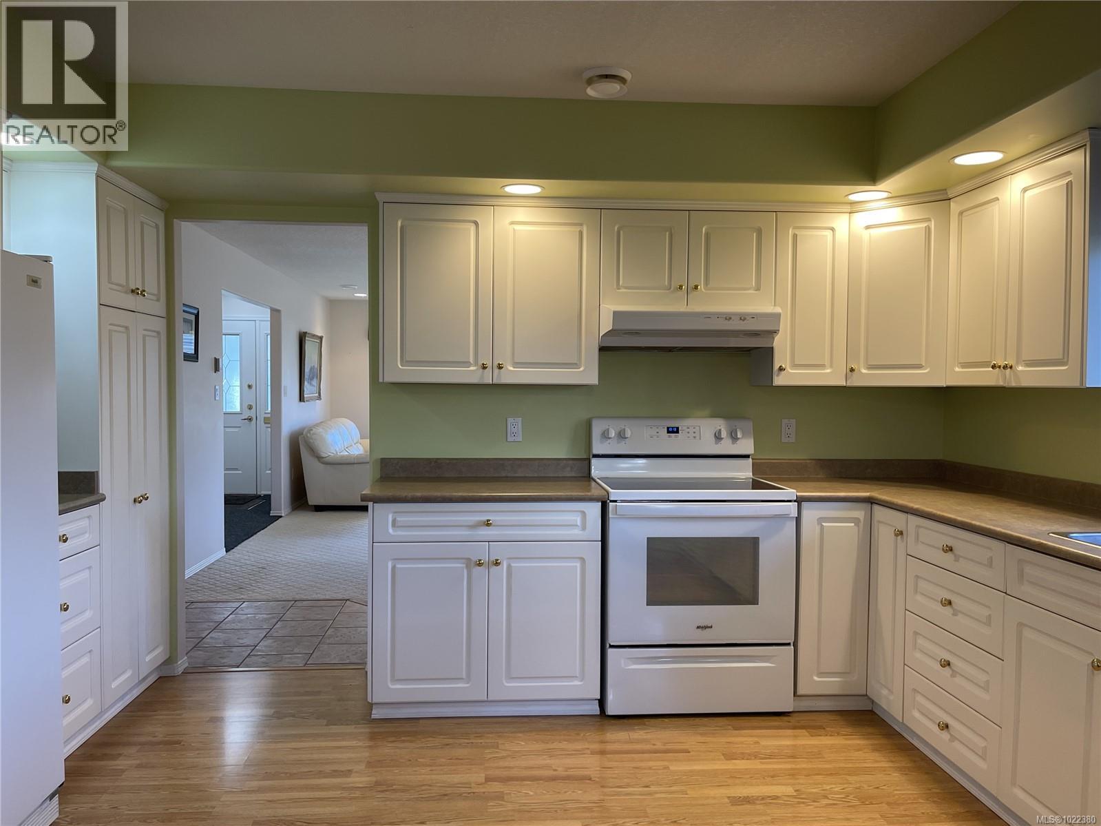 15 3535 Burde St, Port Alberni