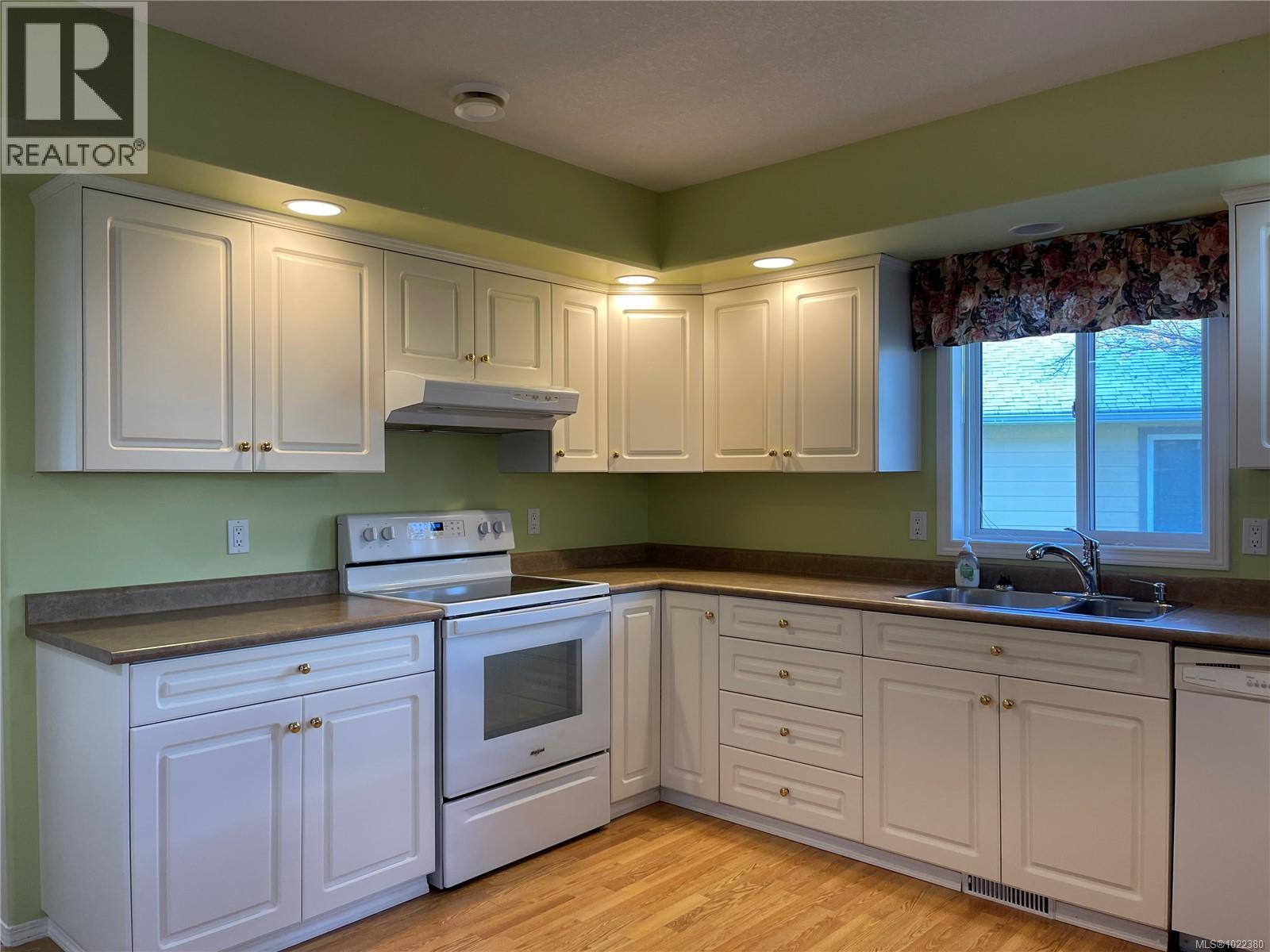 15 3535 Burde St, Port Alberni