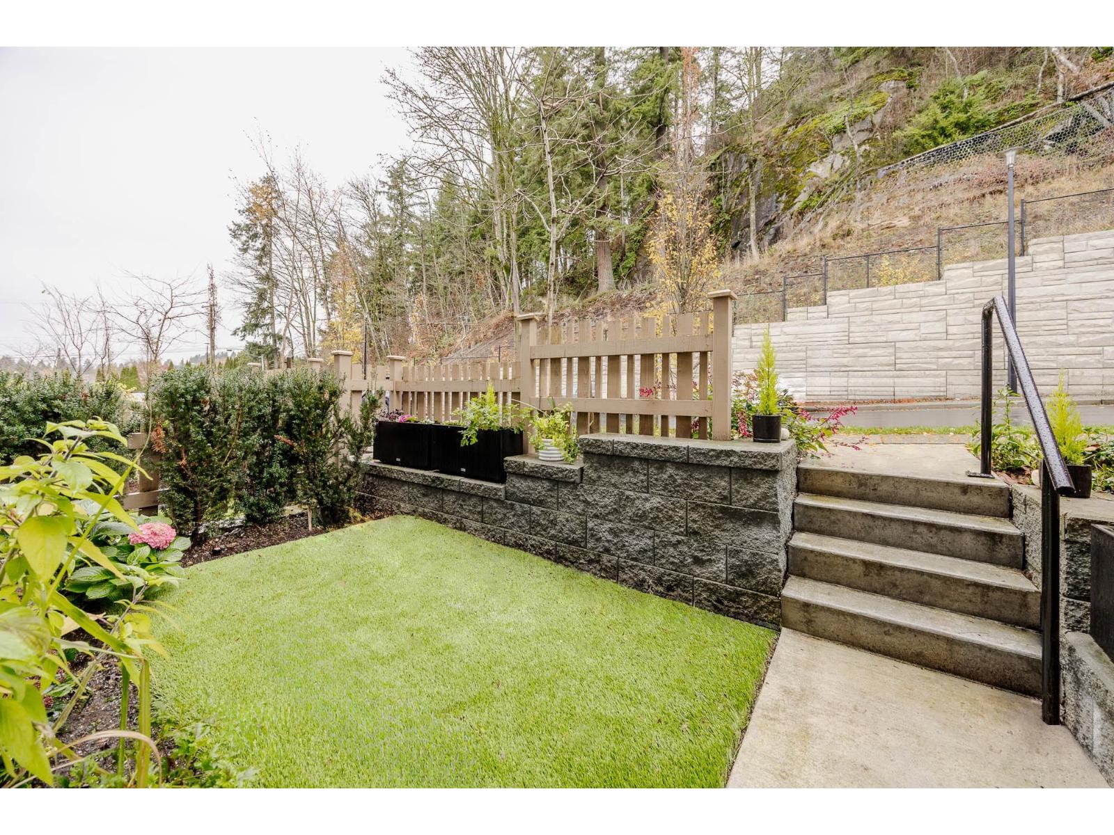 10 33929 BARKER COURT, Mission