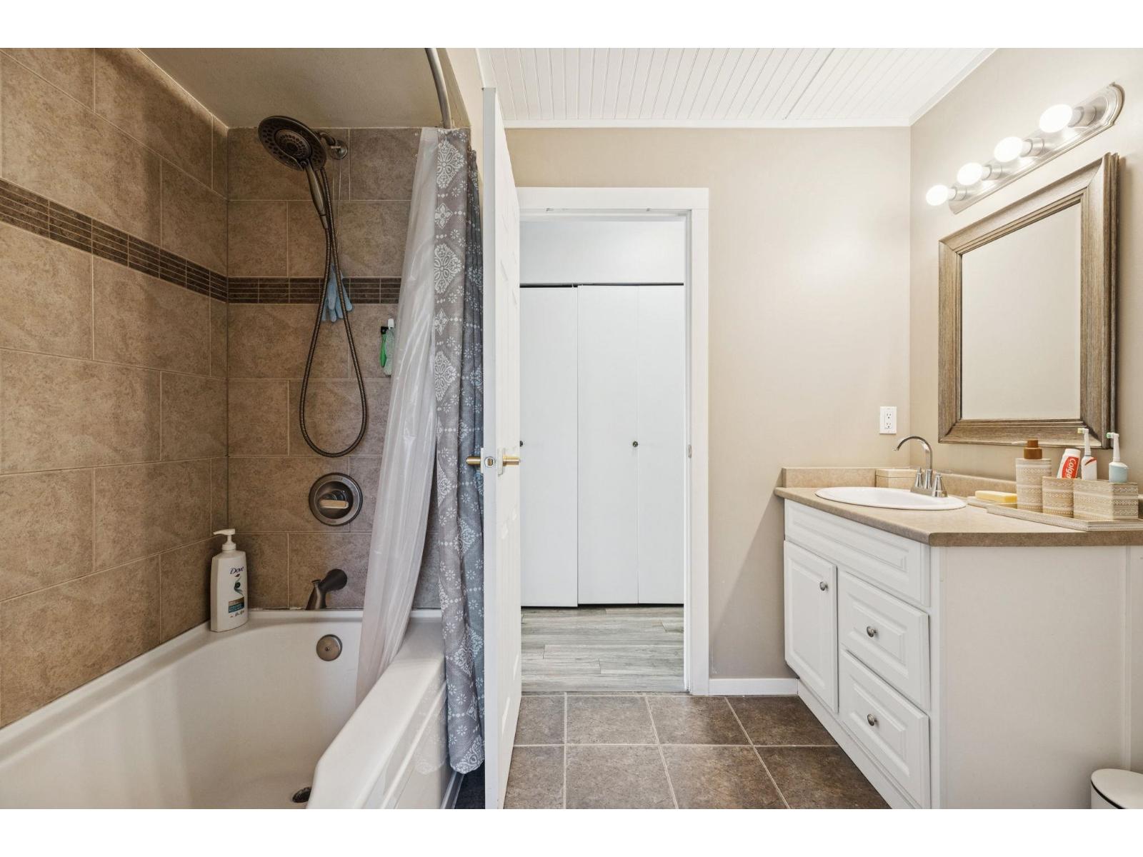 9365 210 STREET, Langley