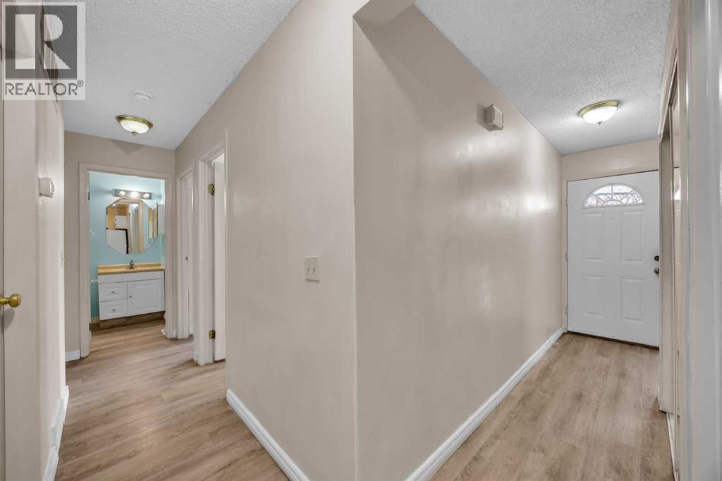 Single Family House for Sale in    Street NE Rundle Calgary 