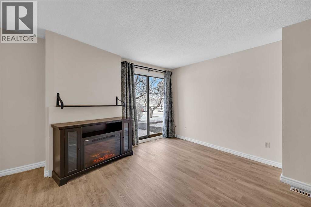 Single Family House for Sale in    Street NE Rundle Calgary 