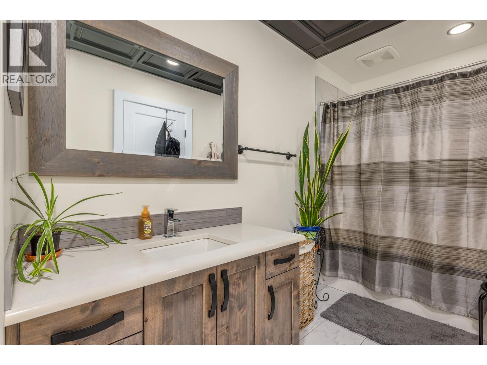  1050 Mallory Road, Enderby