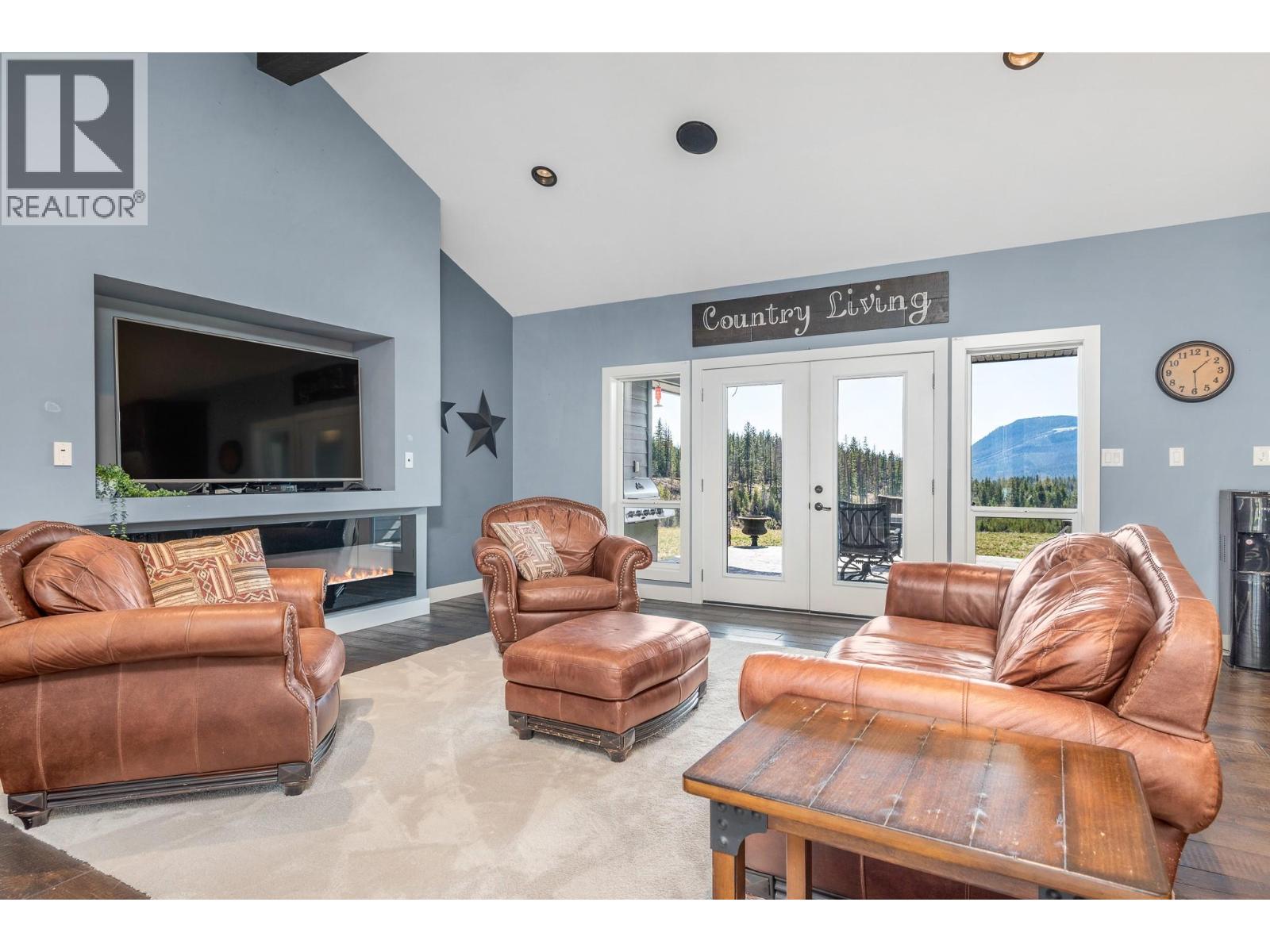  1050 Mallory Road, Enderby