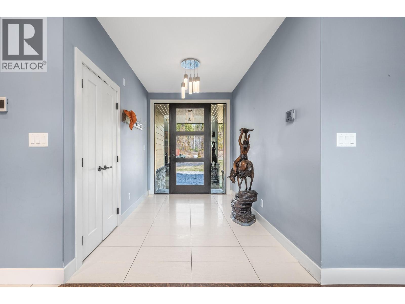  1050 Mallory Road, Enderby