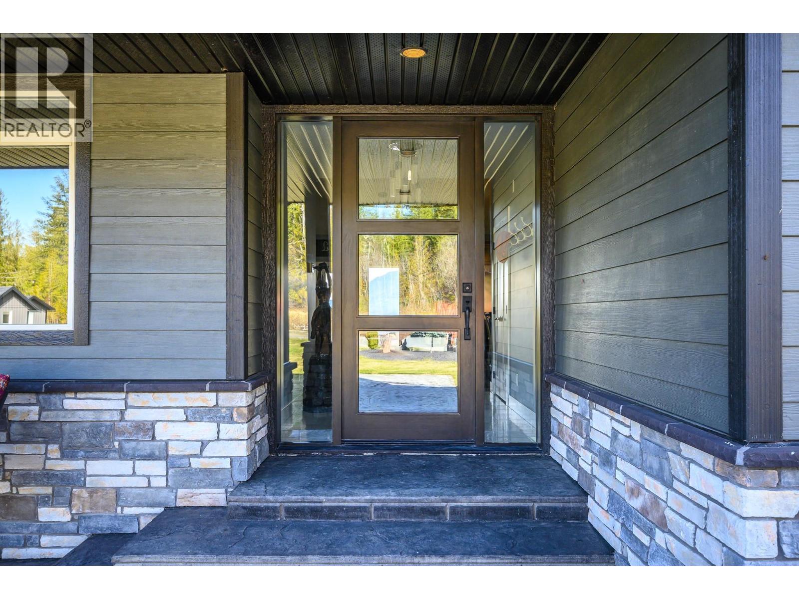  1050 Mallory Road, Enderby