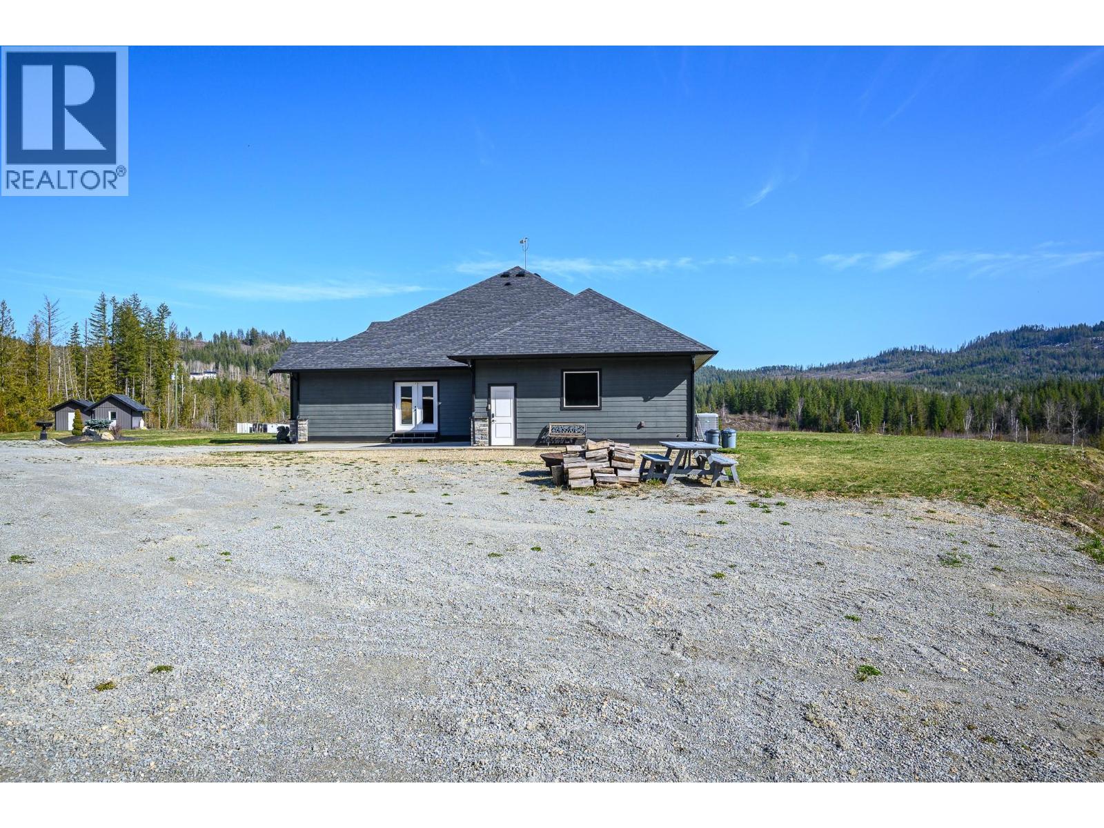  1050 Mallory Road, Enderby