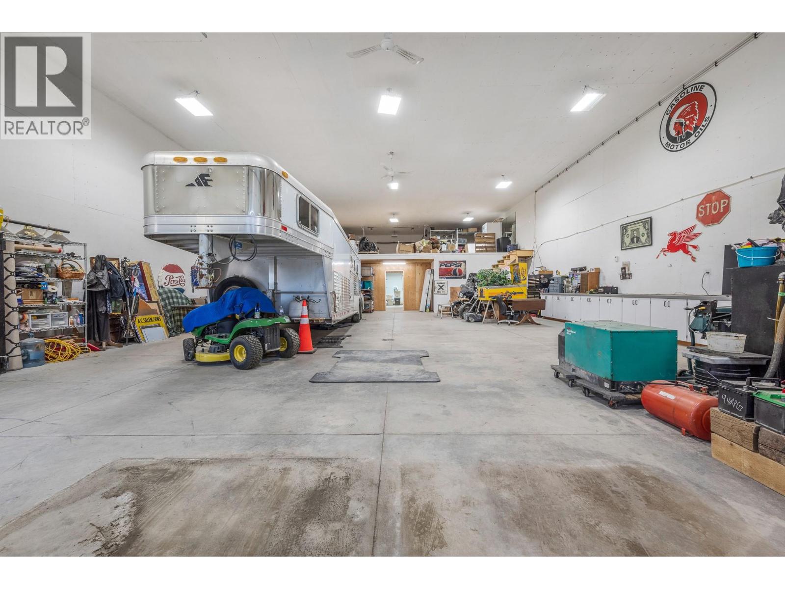  1050 Mallory Road, Enderby