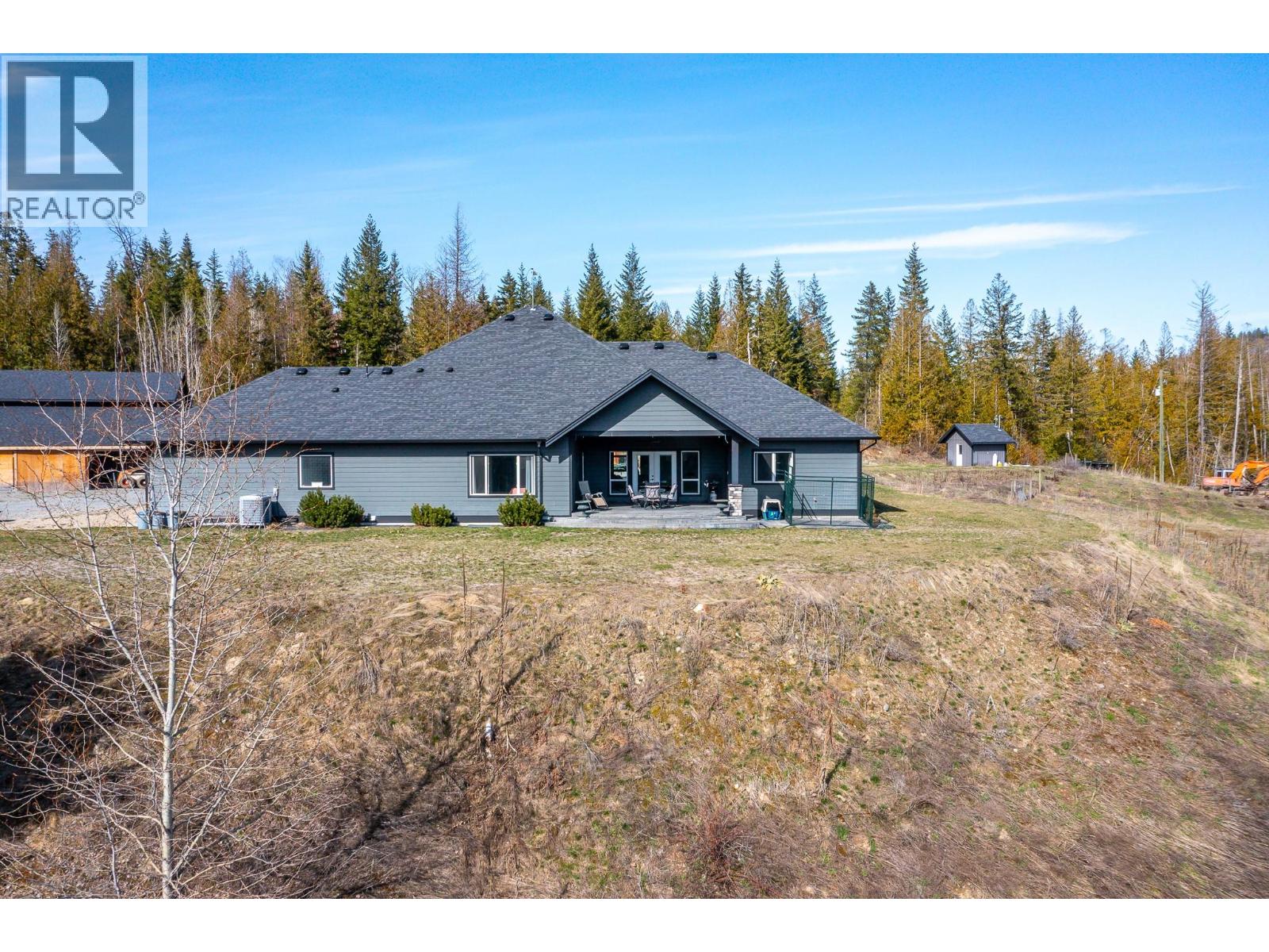  1050 Mallory Road, Enderby