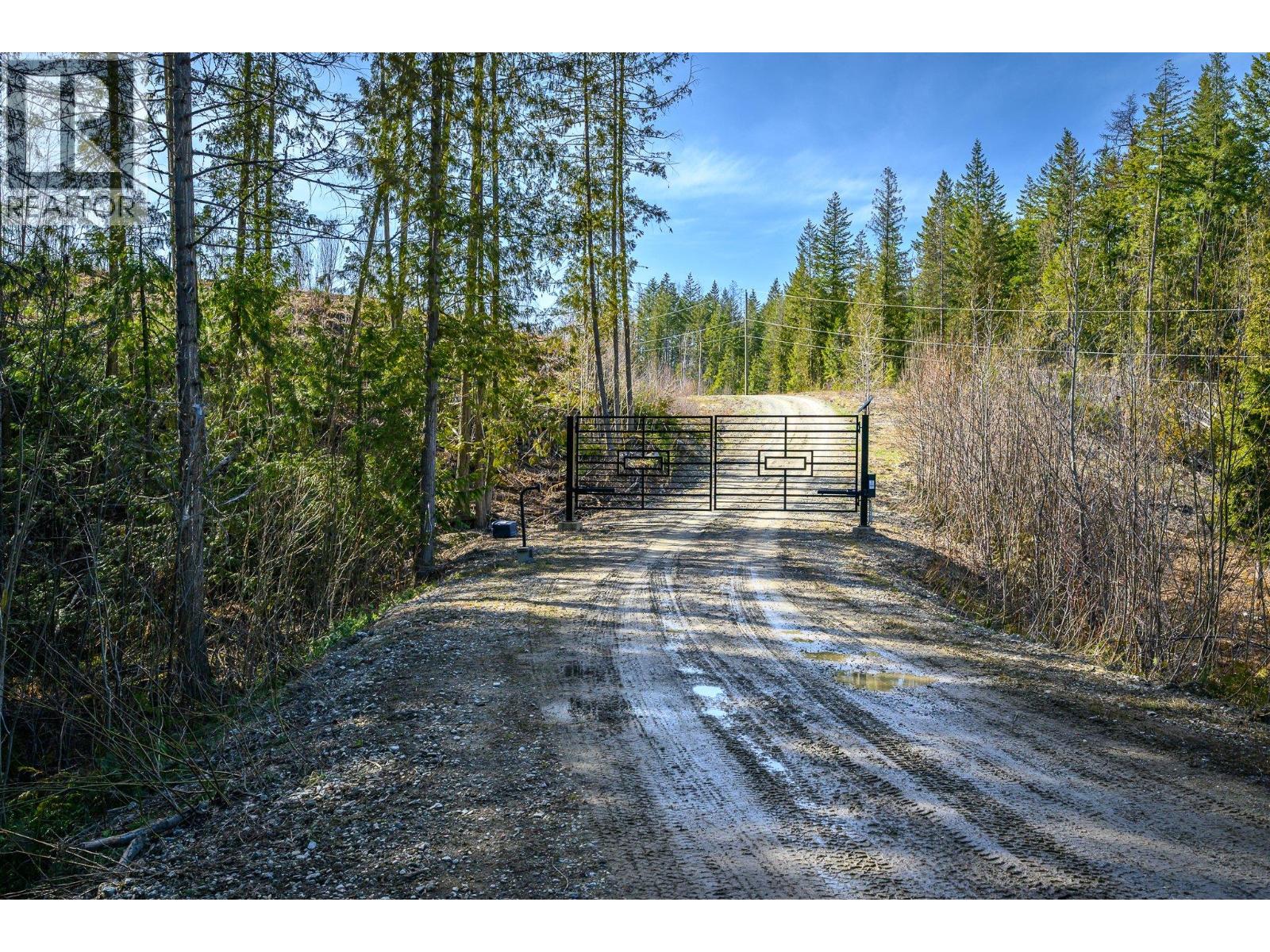  1050 Mallory Road, Enderby