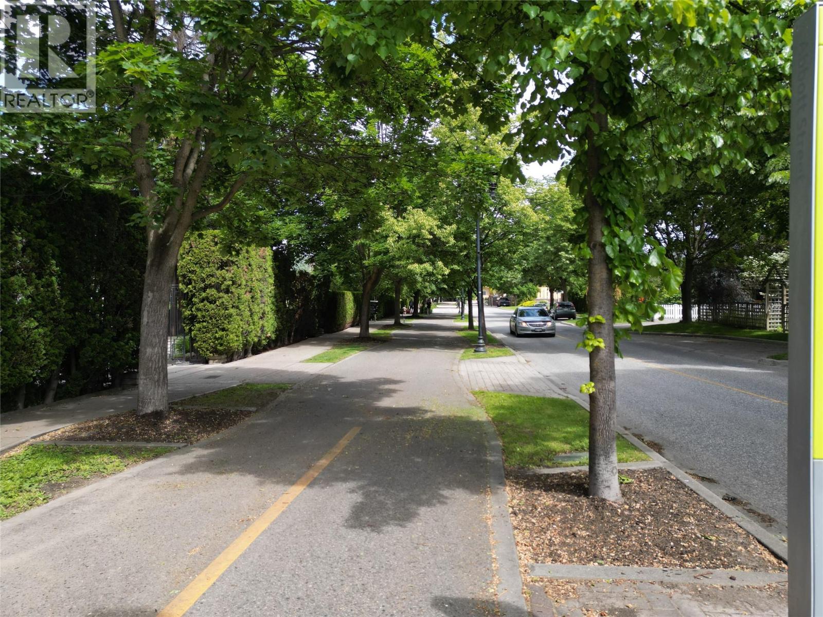  706 Rose Avenue, Kelowna