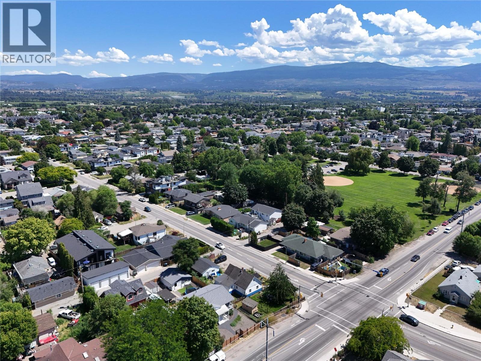  706 Rose Avenue, Kelowna