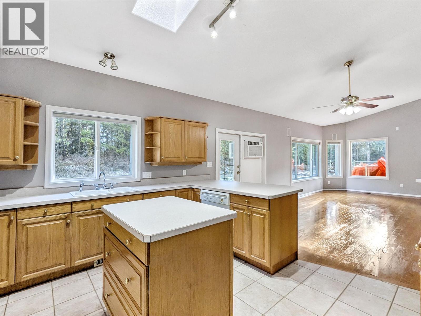 2222 JENISA Road, Castlegar