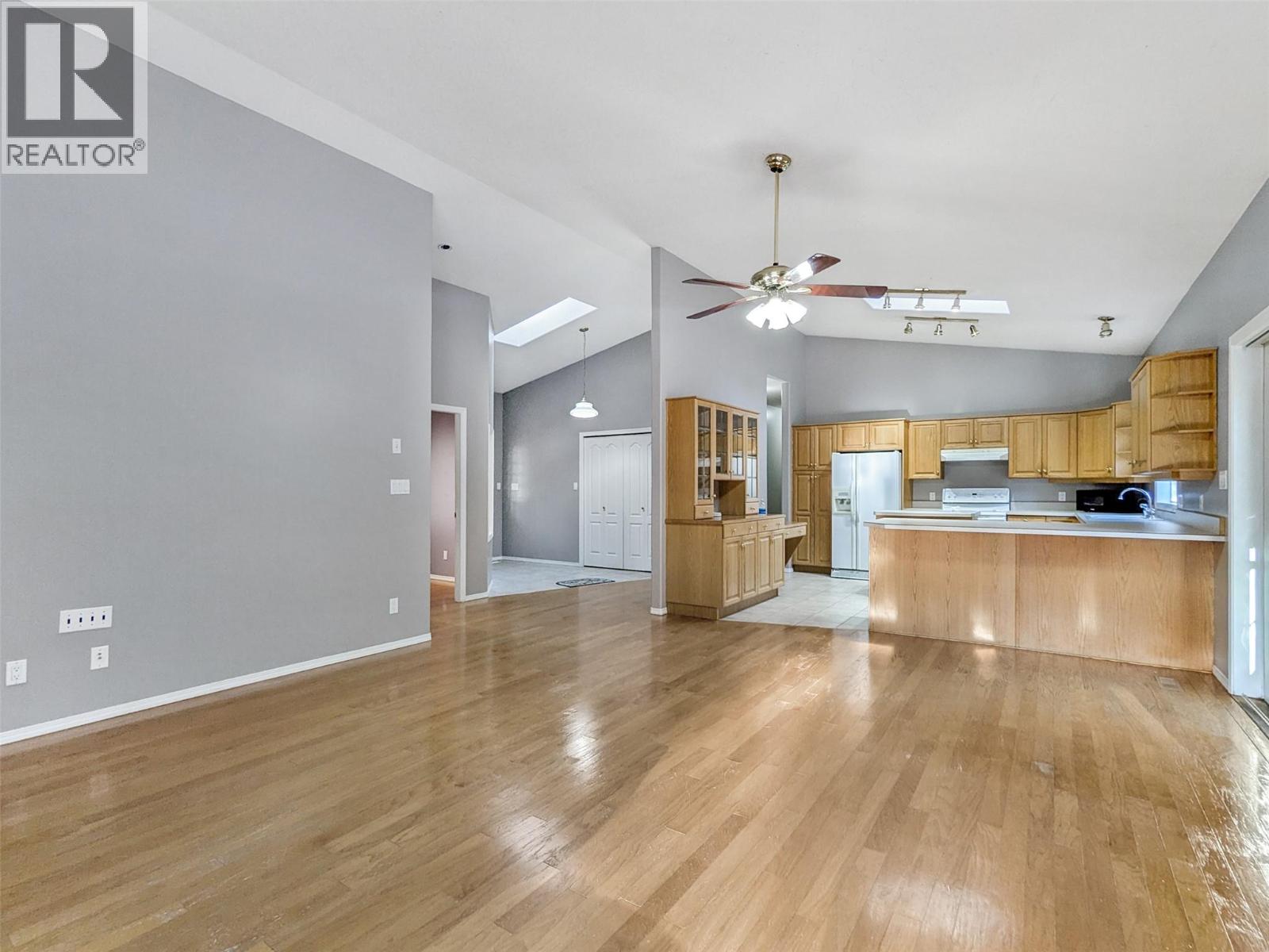 2222 JENISA Road, Castlegar