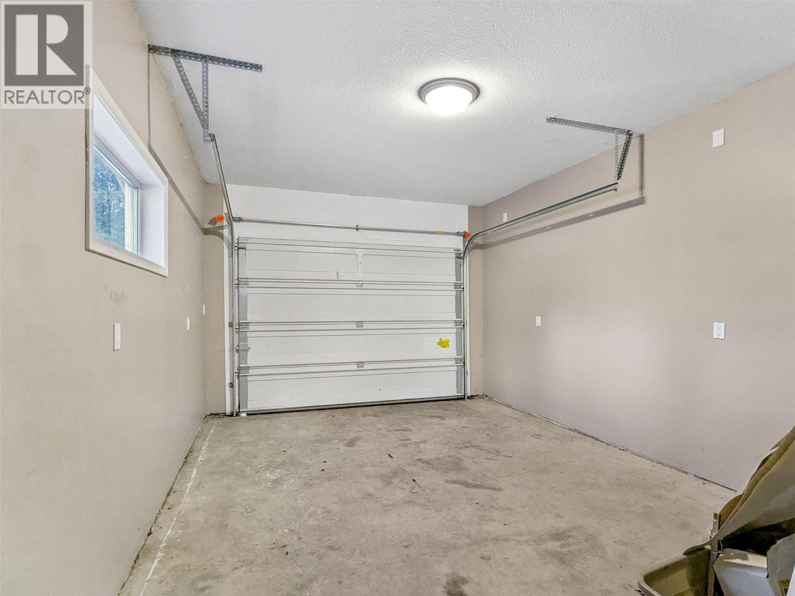 2222 JENISA Road, Castlegar