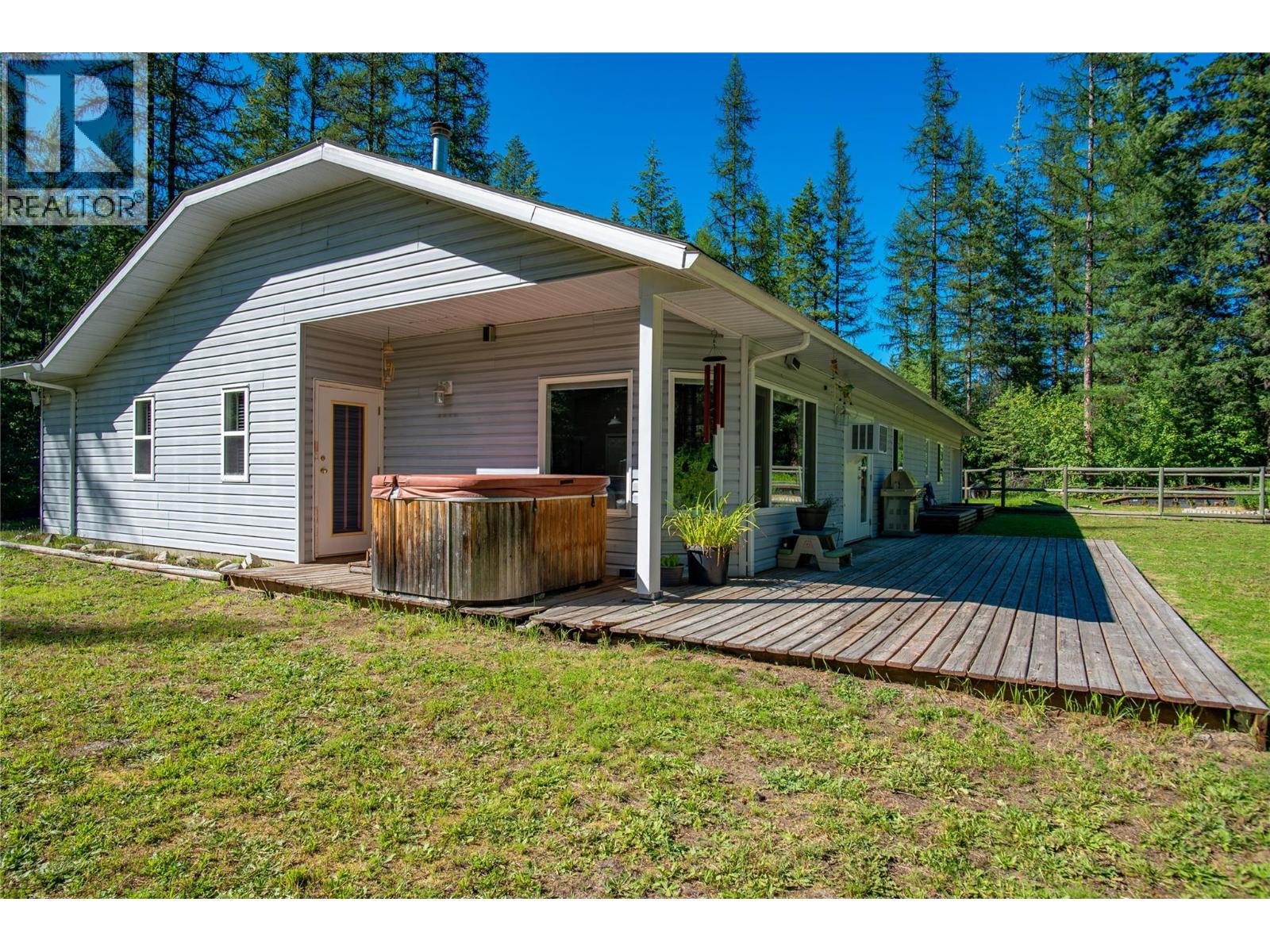 2222 JENISA Road, Castlegar