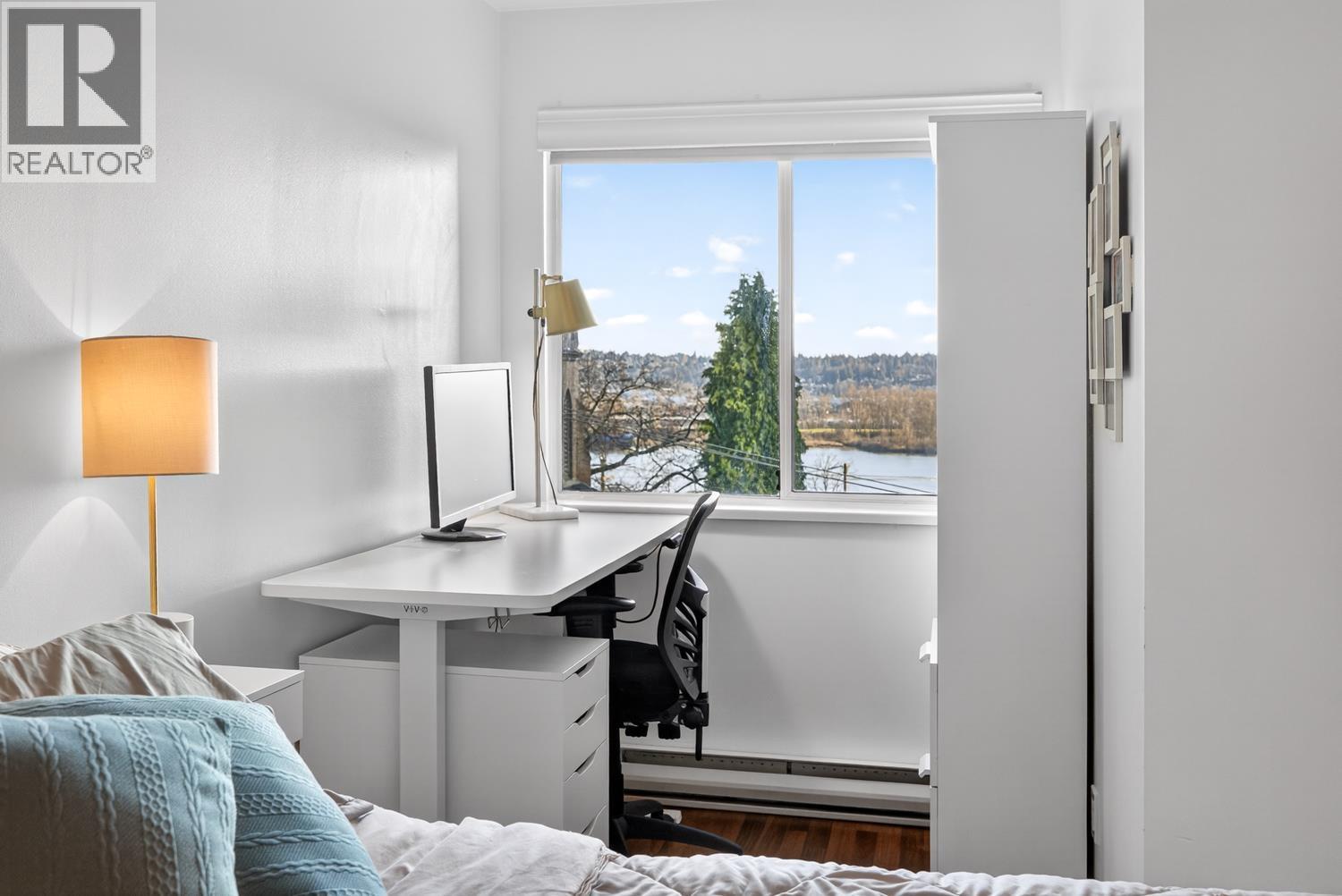 401 509 CARNARVON STREET, New Westminster