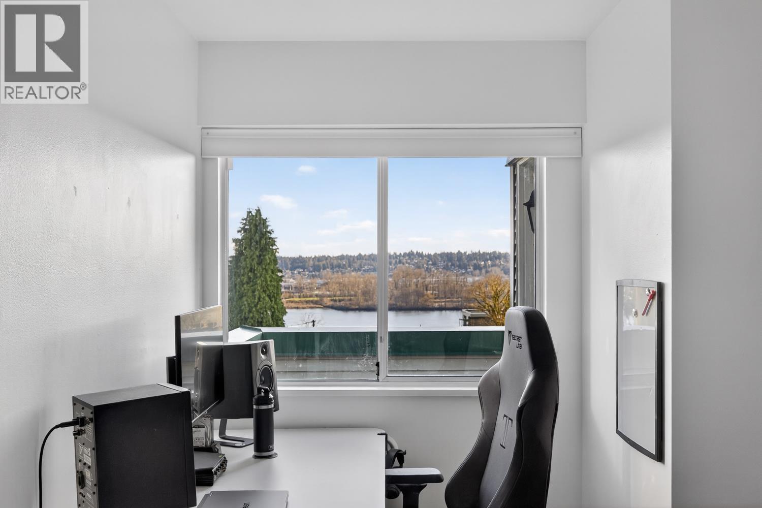 401 509 CARNARVON STREET, New Westminster