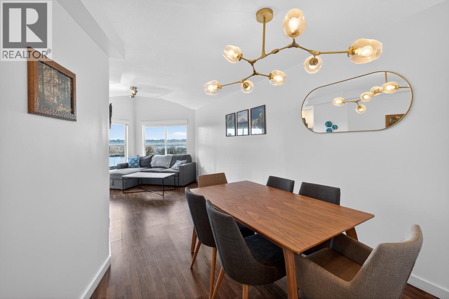 401 509 CARNARVON STREET, New Westminster