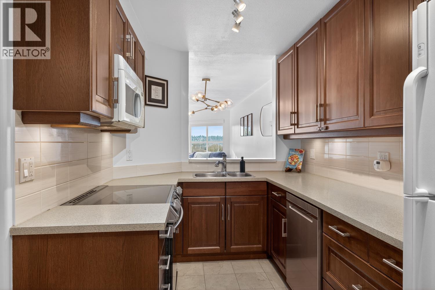 401 509 CARNARVON STREET, New Westminster