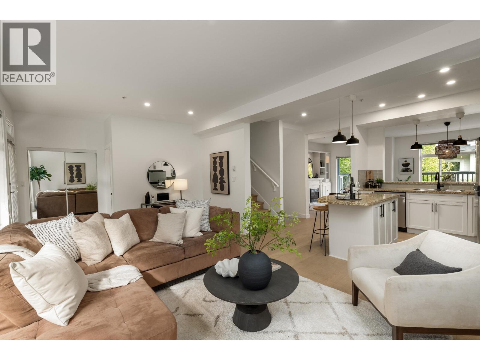 41 40632 GOVERNMENT ROAD, Squamish