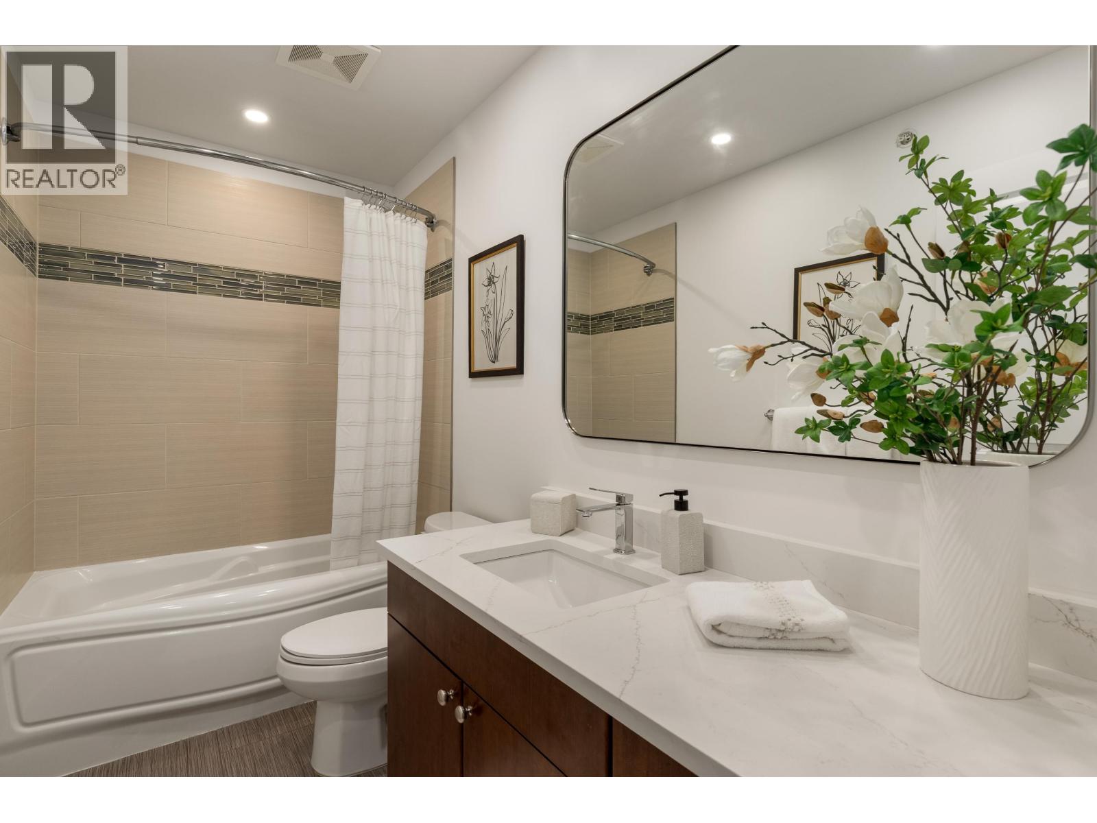 41 40632 GOVERNMENT ROAD, Squamish