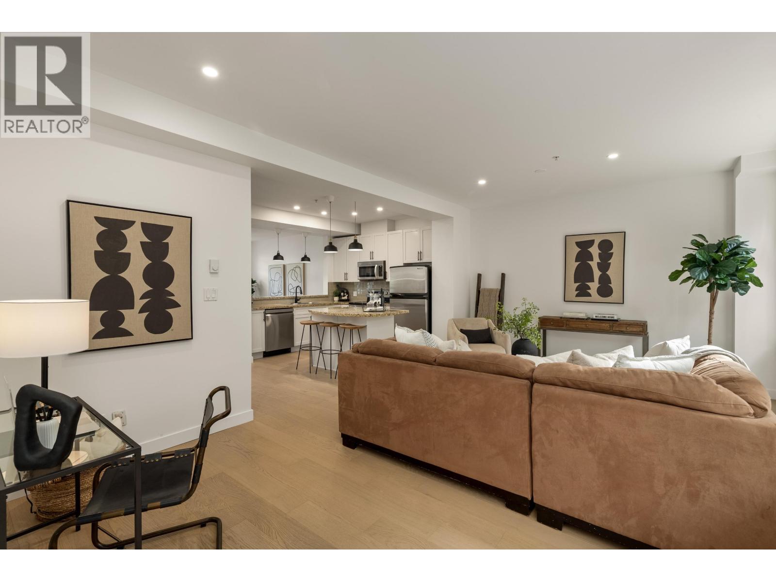 41 40632 GOVERNMENT ROAD, Squamish