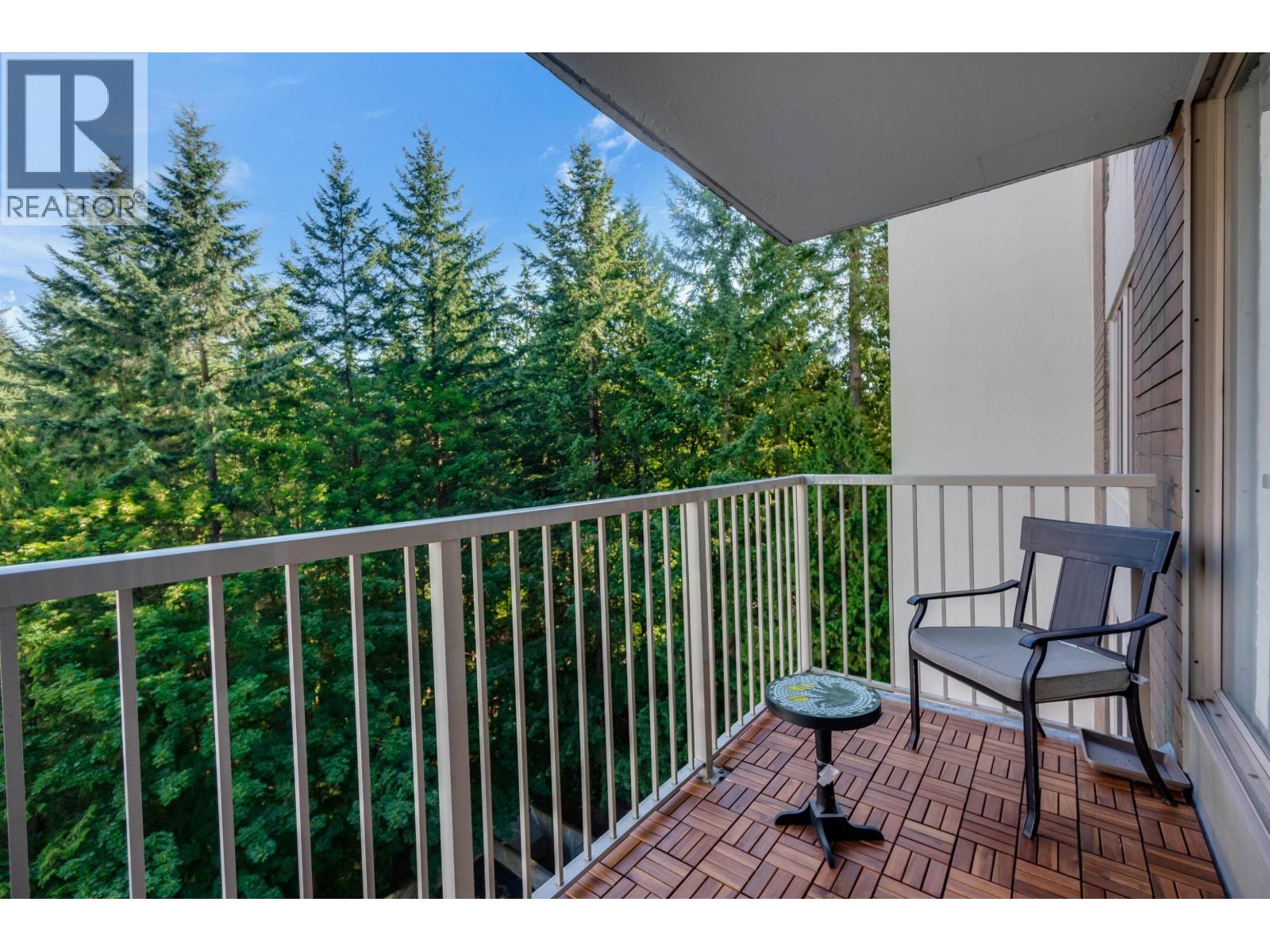 807 2004 FULLERTON AVENUE, North Vancouver