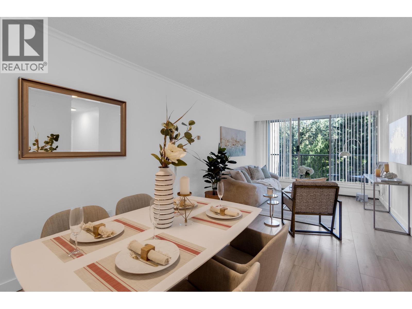 807 2004 FULLERTON AVENUE, North Vancouver