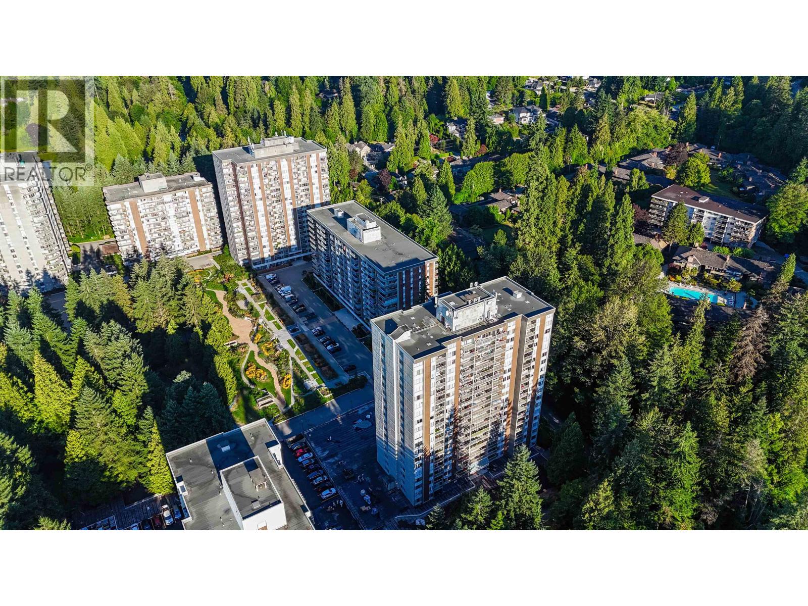 807 2004 FULLERTON AVENUE, North Vancouver