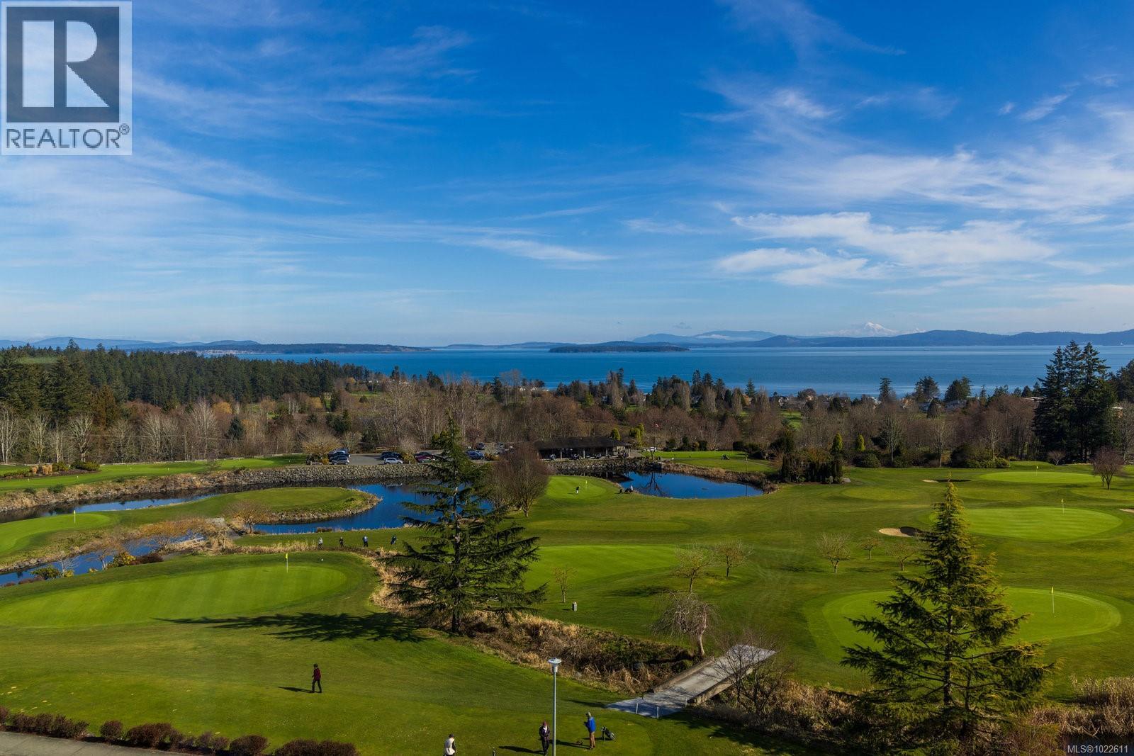 304 5350 Sayward Hill Crescent, Saanich