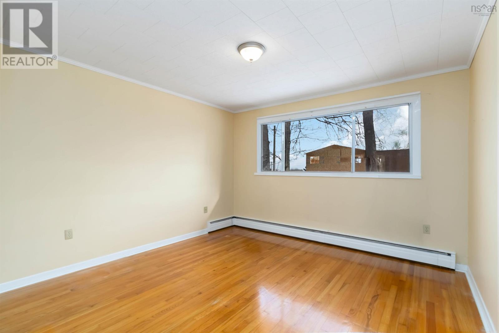 Property 28 of 44 of 71 Woodward Crescent