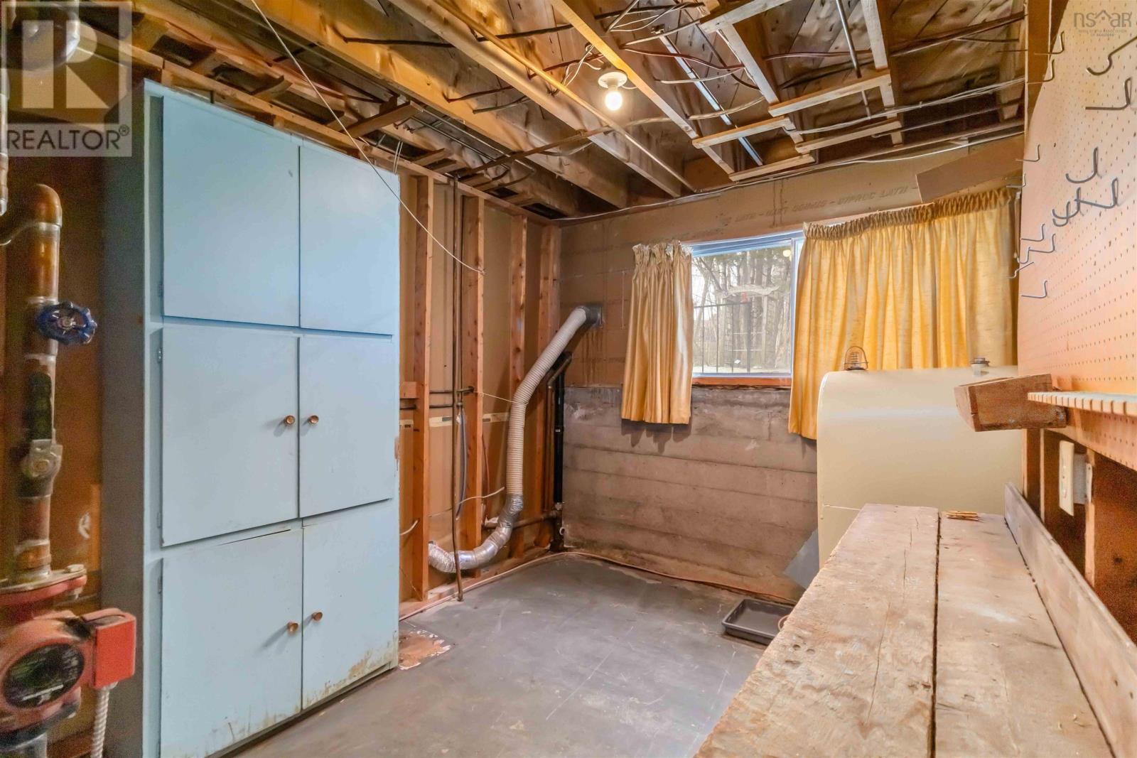 Property 38 of 44 of 71 Woodward Crescent